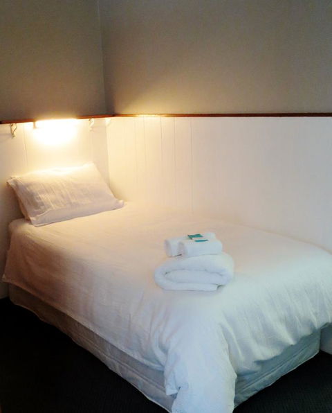 Stansbury Holiday Motel - Cruises Travel 31