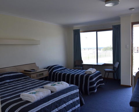 Stansbury Holiday Motel - Cruises Travel 25