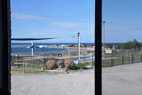 Stansbury Holiday Motel - Cruises Travel 20