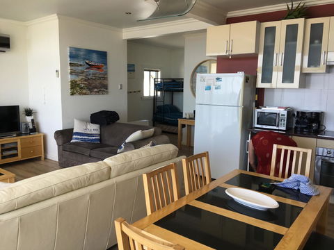 Crystal Blue Apartment - Cruises Travel 23
