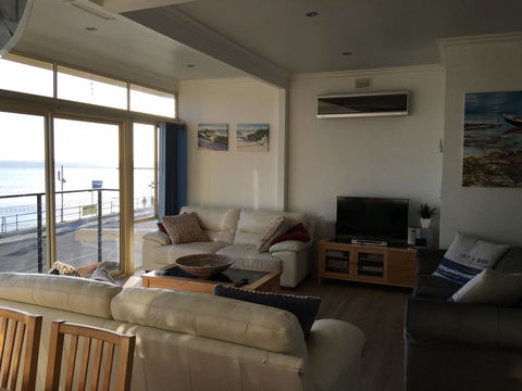 Crystal Blue Apartment - Cruises Travel 36