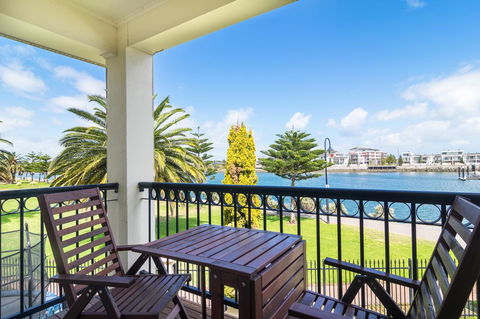 Port Adelaide Harbourside House - Travel Search 7