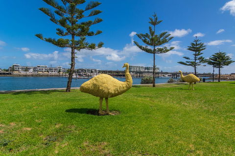 Port Adelaide Harbourside House - Travel Search 11