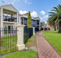 Port Adelaide Harbourside House - Travel Agents