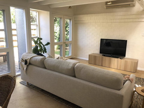 The Loft - Beautiful Central Barossa Apartment - Travel Search 1