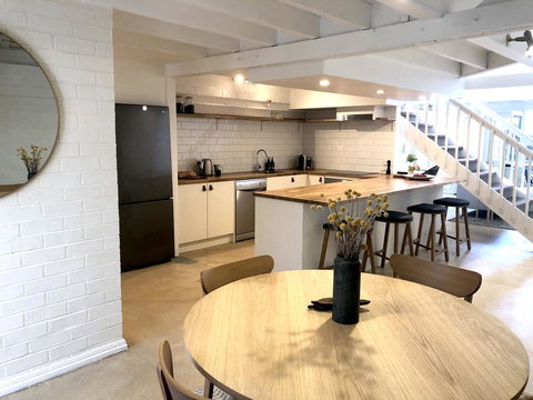 The Loft - Beautiful Central Barossa Apartment - Travel Search 6
