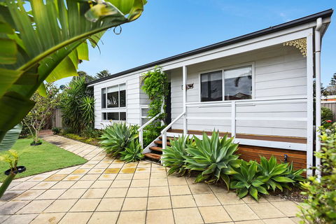 Ainslie Roberts Drive Retreat - Tourism Guide 12