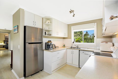 Ainslie Roberts Drive Retreat - Tourism Guide 3