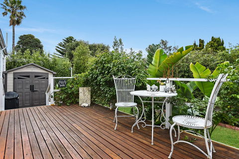 Ainslie Roberts Drive Retreat - Tourism Guide 8