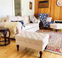 Beautiful garden House - Travel Agents
