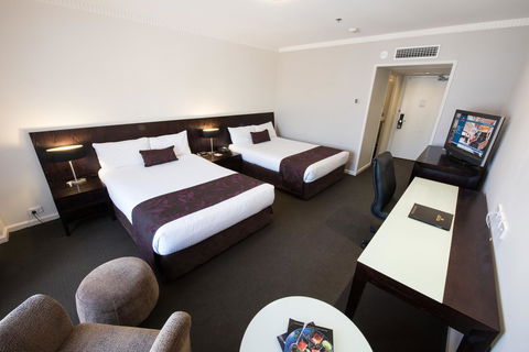 Hotel Grand Chancellor Adelaide - Tourism Guide 1