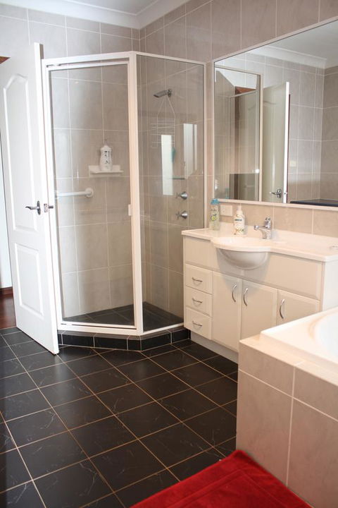 Serenity On Narrabeen Beach - 1Bdr Beachside Retreat - Travel Agents 5