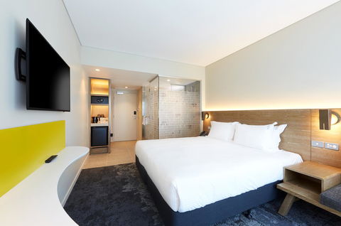 Holiday Inn Express Adelaide City Centre, An IHG Hotel - Travel Agents 7