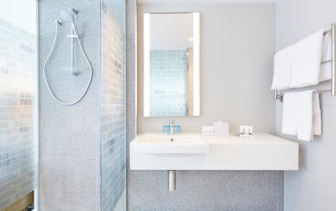 Holiday Inn Express Adelaide City Centre, An IHG Hotel - Travel Agents 4