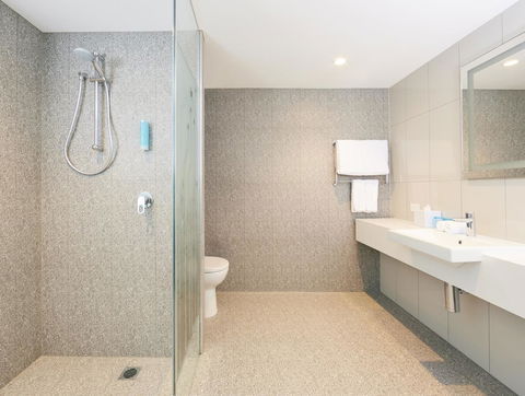Holiday Inn Express Adelaide City Centre, An IHG Hotel - Travel Agents 13