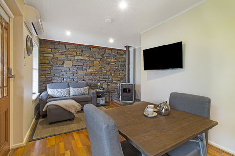 Stonewell Cottages And Vineyards - Cruises Travel 13
