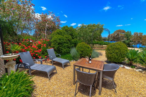 Stonewell Cottages And Vineyards - Cruises Travel 9