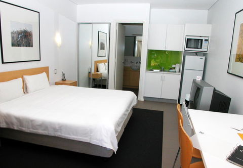 Majestic Oasis Apartments - Cruises Travel 11