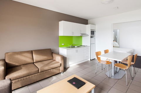 Majestic Oasis Apartments - Cruises Travel 21