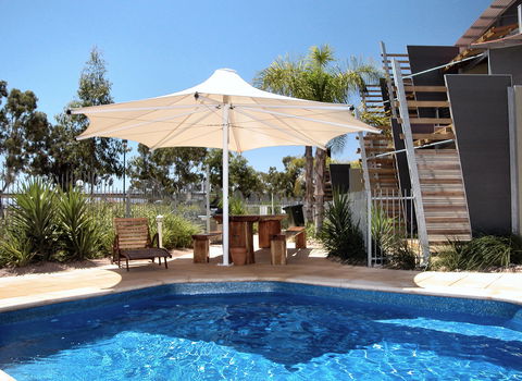 Majestic Oasis Apartments - Cruises Travel 5