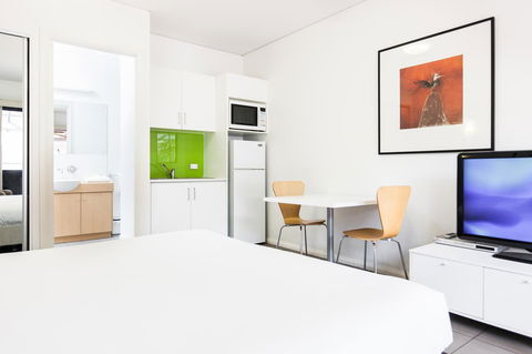 Majestic Oasis Apartments - Cruises Travel 24