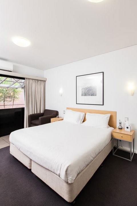 Majestic Oasis Apartments - Cruises Travel 26