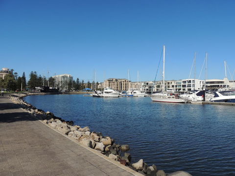 Glenelg - Marina Retreat - Tourism Guide 4