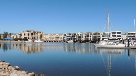 Glenelg - Marina Retreat - Tourism Guide 5