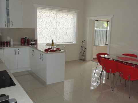 Glenelg - Marina Retreat - Tourism Guide 10