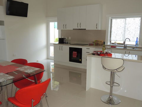 Glenelg - Marina Retreat - Tourism Guide 12