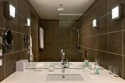 Hilton Adelaide - Travel Agents 13
