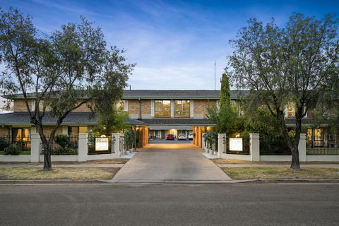 Garden City Motor Inn - Travel Search 0
