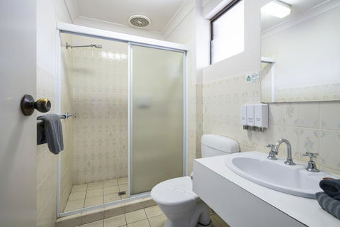 Garden City Motor Inn - Travel Search 35
