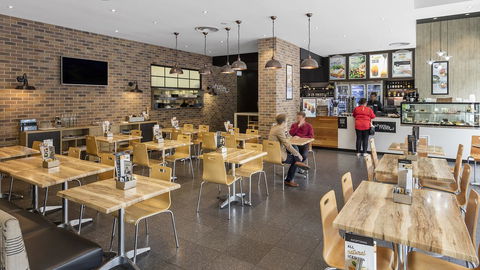 Oaks Adelaide Embassy Suites - Tourism Guide 3