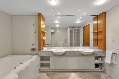Stamford Plaza Adelaide - Tourism Guide 20