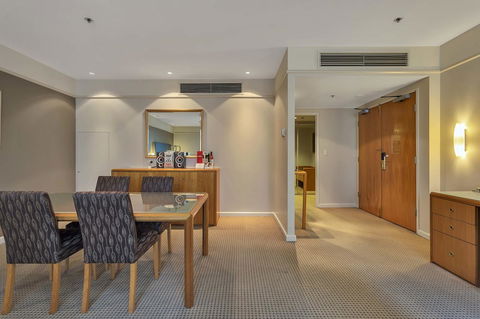 Stamford Plaza Adelaide - Tourism Guide 33
