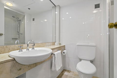 Stamford Plaza Adelaide - Tourism Guide 19