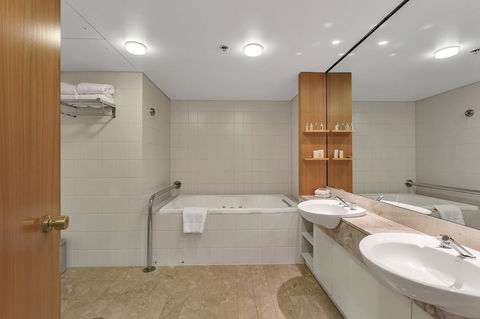 Stamford Plaza Adelaide - Tourism Guide 29
