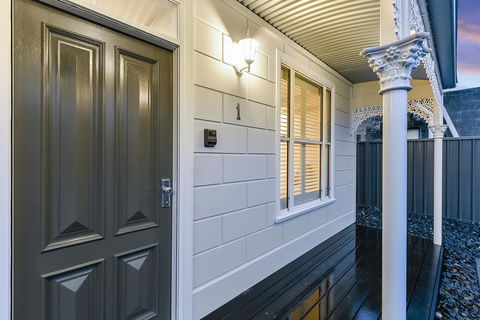 Aloha Central Luxury Apartments - Tourism Guide 22