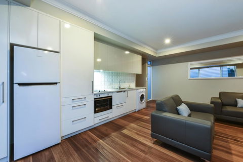 Aloha Central Luxury Apartments - Tourism Guide 29