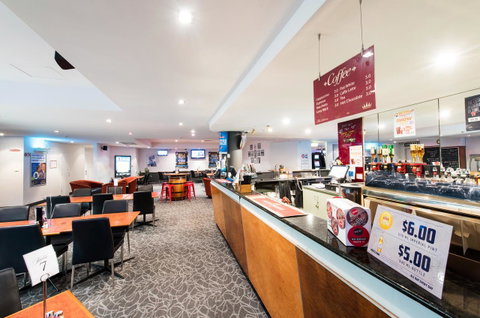 Nightcap At Rose & Crown Hotel - Travel Search 33