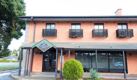 Nightcap At Rose & Crown Hotel - Travel Search 36