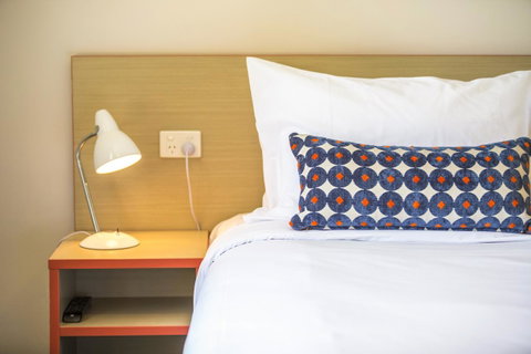 Nightcap At Rose & Crown Hotel - Travel Search 20