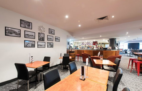 Nightcap At Rose & Crown Hotel - Travel Search 29