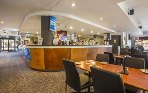 Nightcap At Rose & Crown Hotel - Travel Search 21