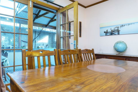 Rustic On 13th - Travel Search 15