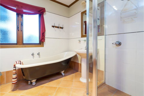 Rustic On 13th - Travel Search 13