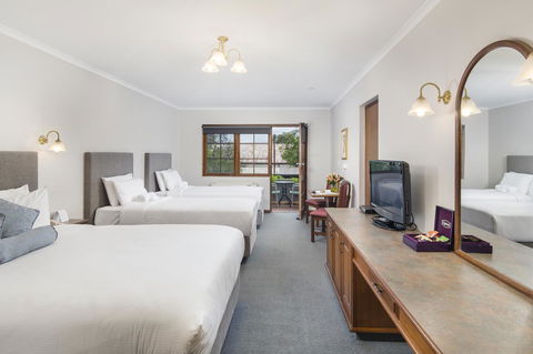 Adelaide Inn - Tourism Guide 8