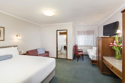 Adelaide Inn - Tourism Guide 44