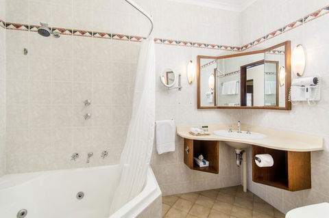 Adelaide Inn - Tourism Guide 18
